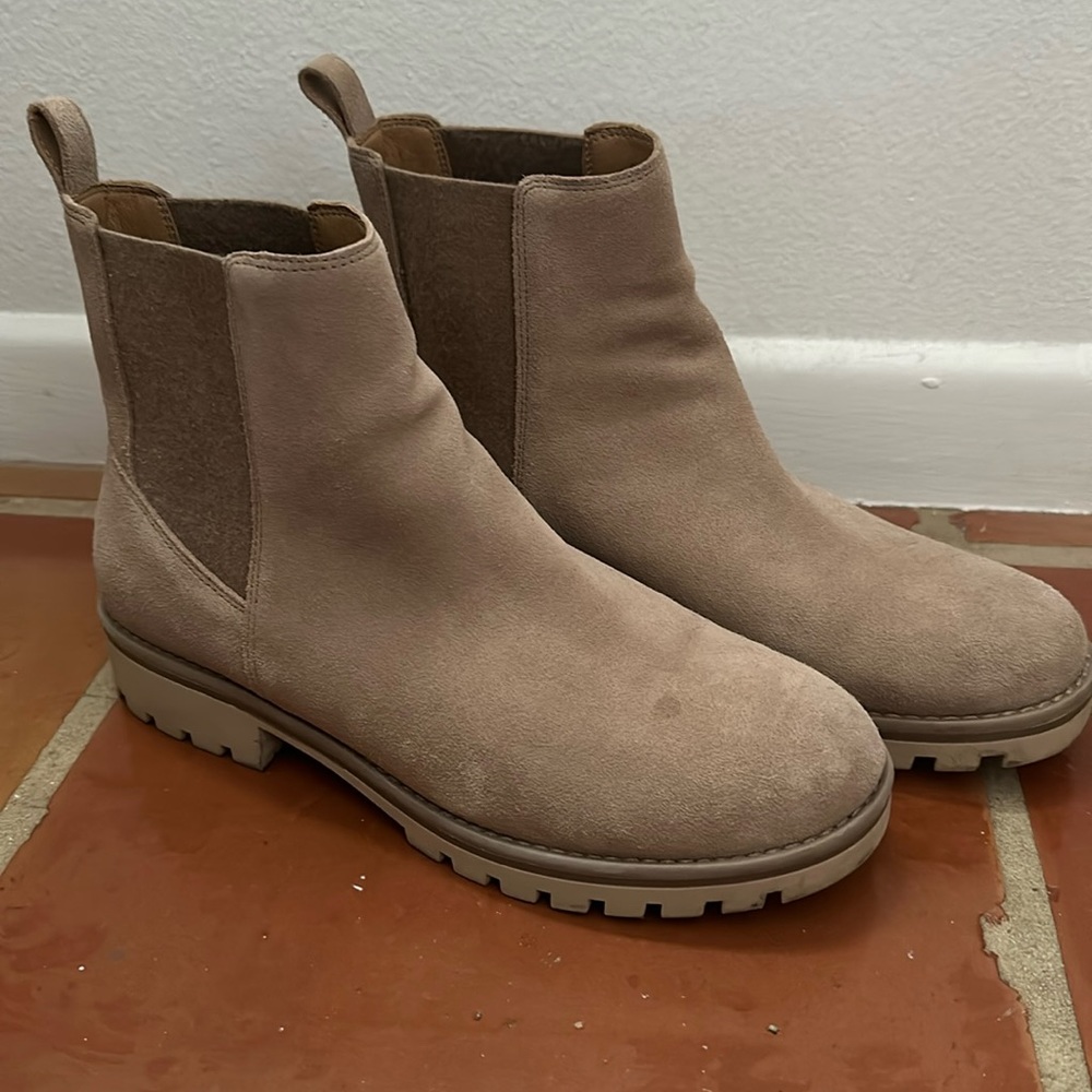 Crown vintage size 9 bootie